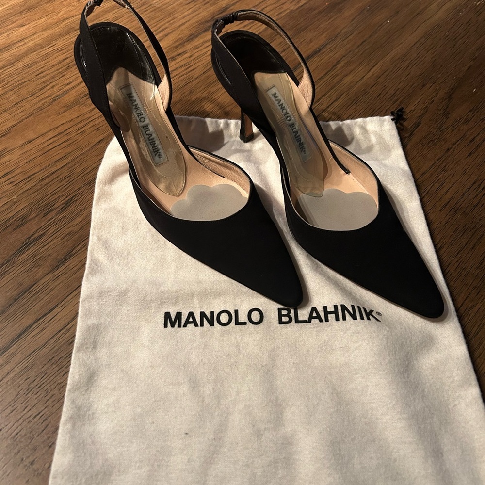 SOLD Manolo Blahnik Classic Black Heels
